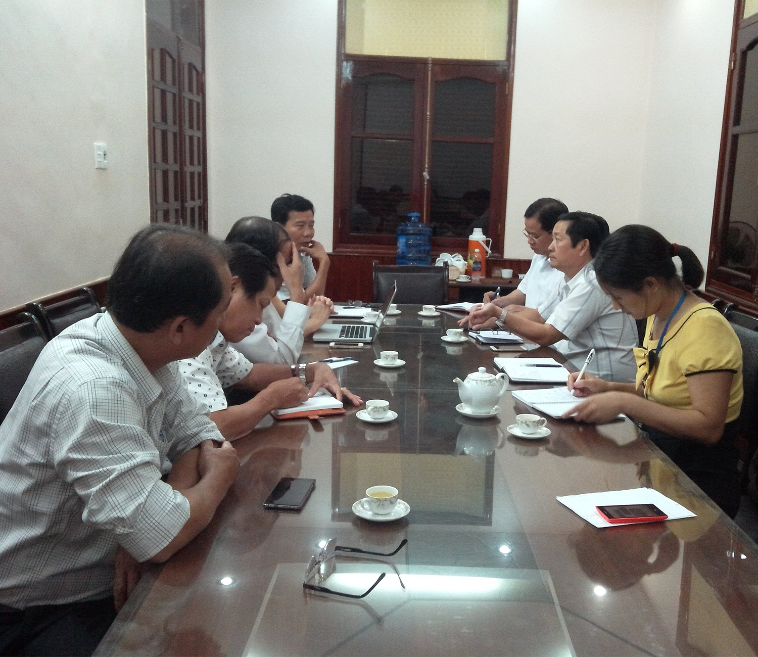 Giám đốc Sở NN&PTNT tỉnh Quảng Nam thăm quan mô hình sản xuất của Viện Nghiên cứu và Phát triển lâm nghiệp