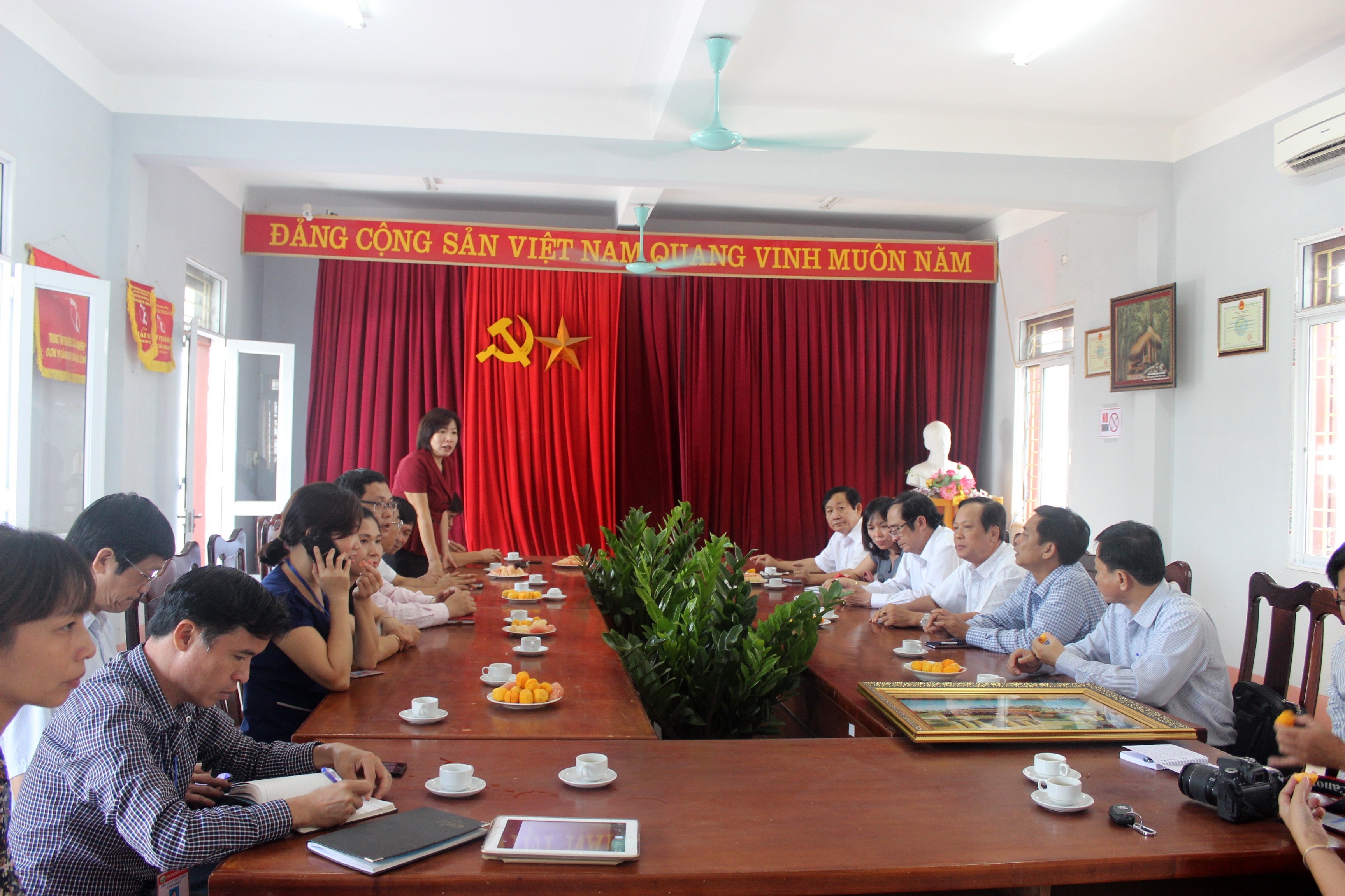 Đoàn lãnh đạo tỉnh Quảng Nam thăm và làm việc tại Viện nghiên cứu và phát triển Lâm Nghiệp